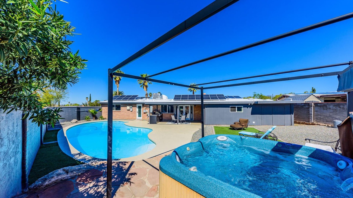 Hearthstone Hills House | EastTucson Entire Home Casa Hermosa Private Quiet Pool & Hot tub