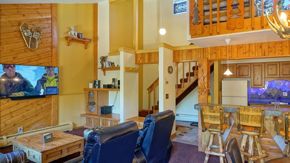 Peak 9 Condo | Easy Walk to Ski Lifts and Downtown Breckenridge -Lg Loft Unit
