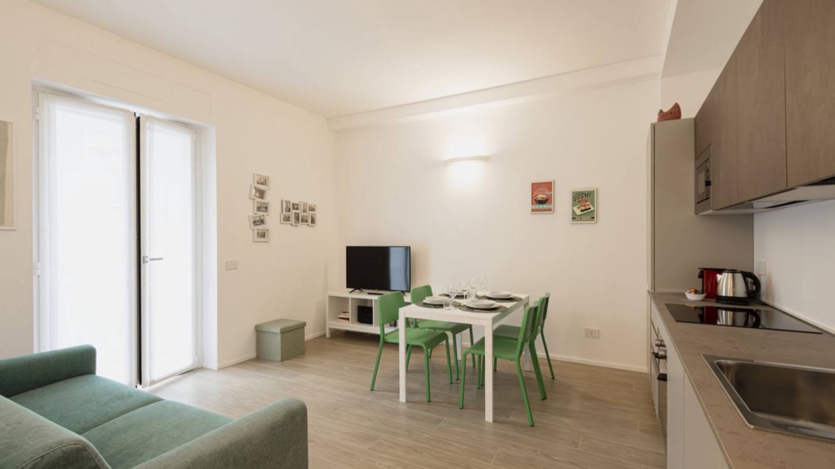 Gioia Apartment | Easylife - Bright retreat 10min from Centrale
