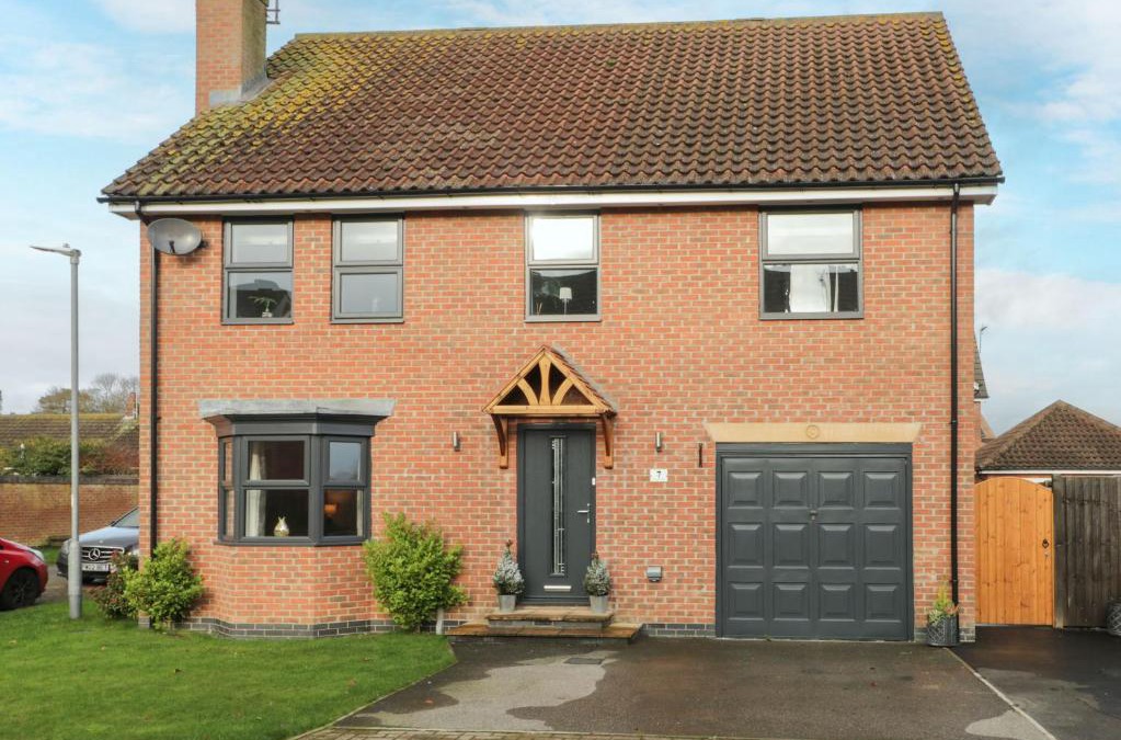 Driffield House | Eaton House, 7 Rectory View