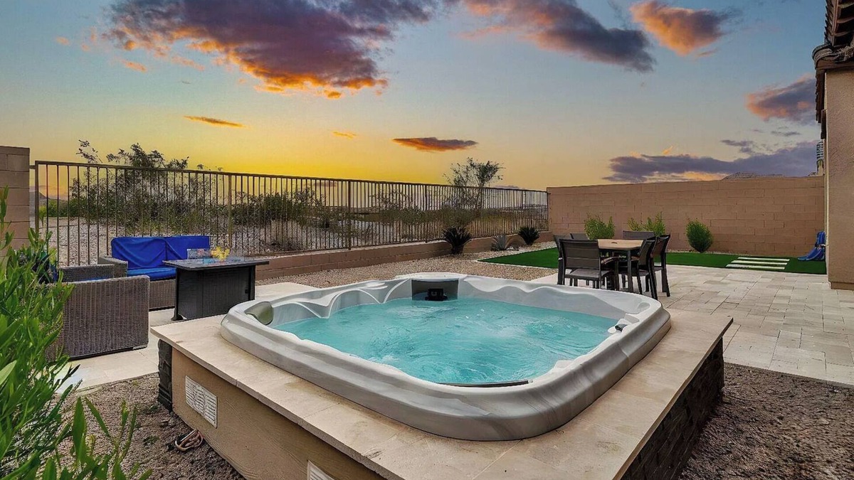Estrella Mountain Ranch House | EAZY AZ Modern 2 bedroom townhouse on the 8th fairway of Estrella Mountain Ranch