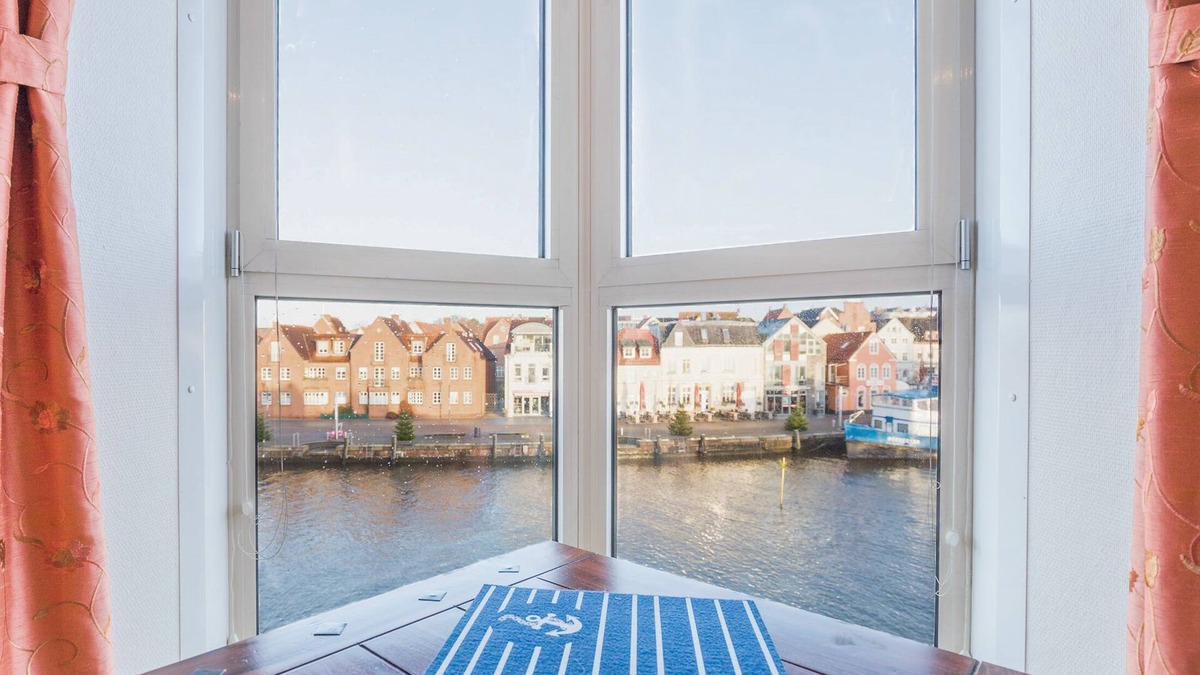 Zentrum Apartment | Ebb and flow vacation apartment for up to 2 people