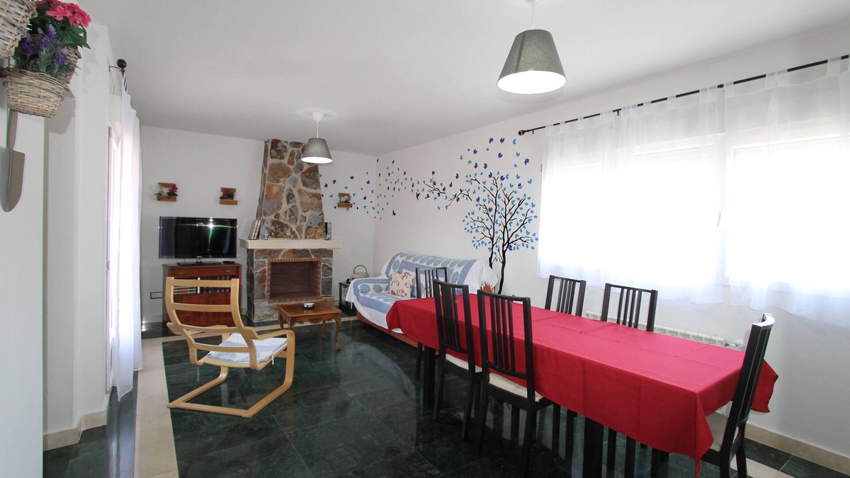 Ciempozuelos Ski Chalet | Ebony Chalet. TuCasaTemporal