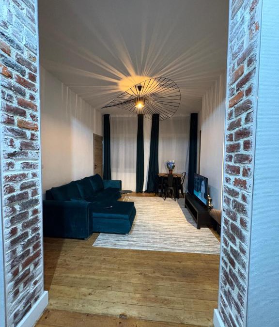 Plasky Apartment | Echoes of the Mirror