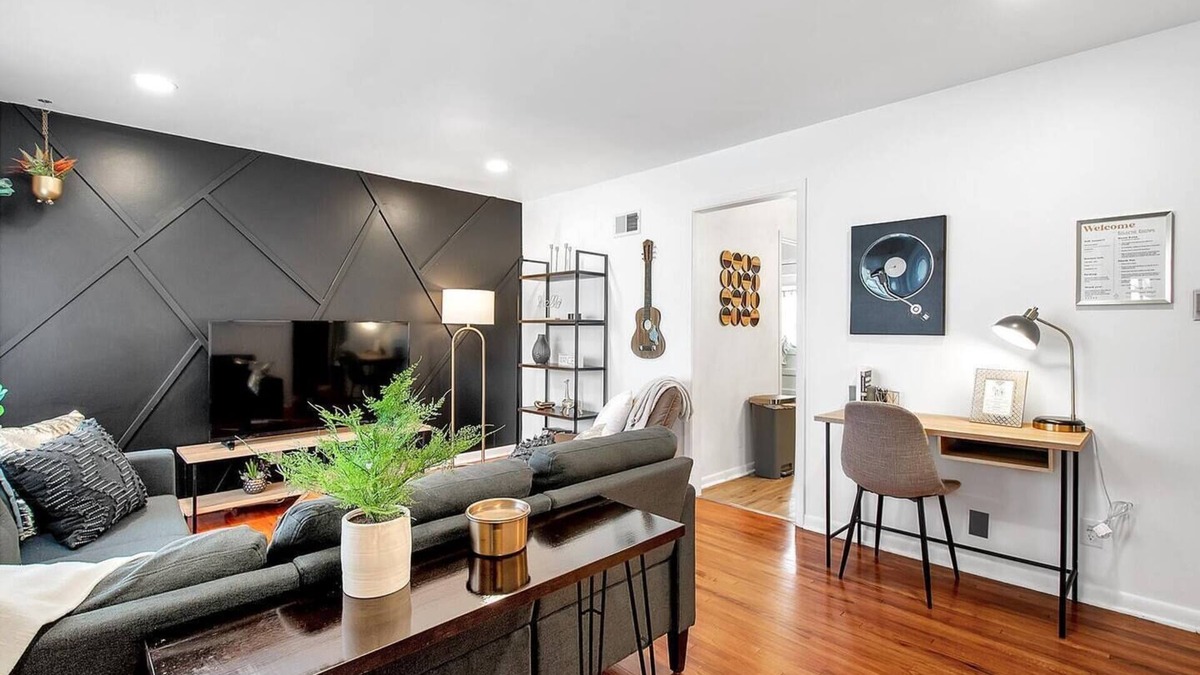 Wichita House | Eclectic Escape - Cute and Cozy - King!