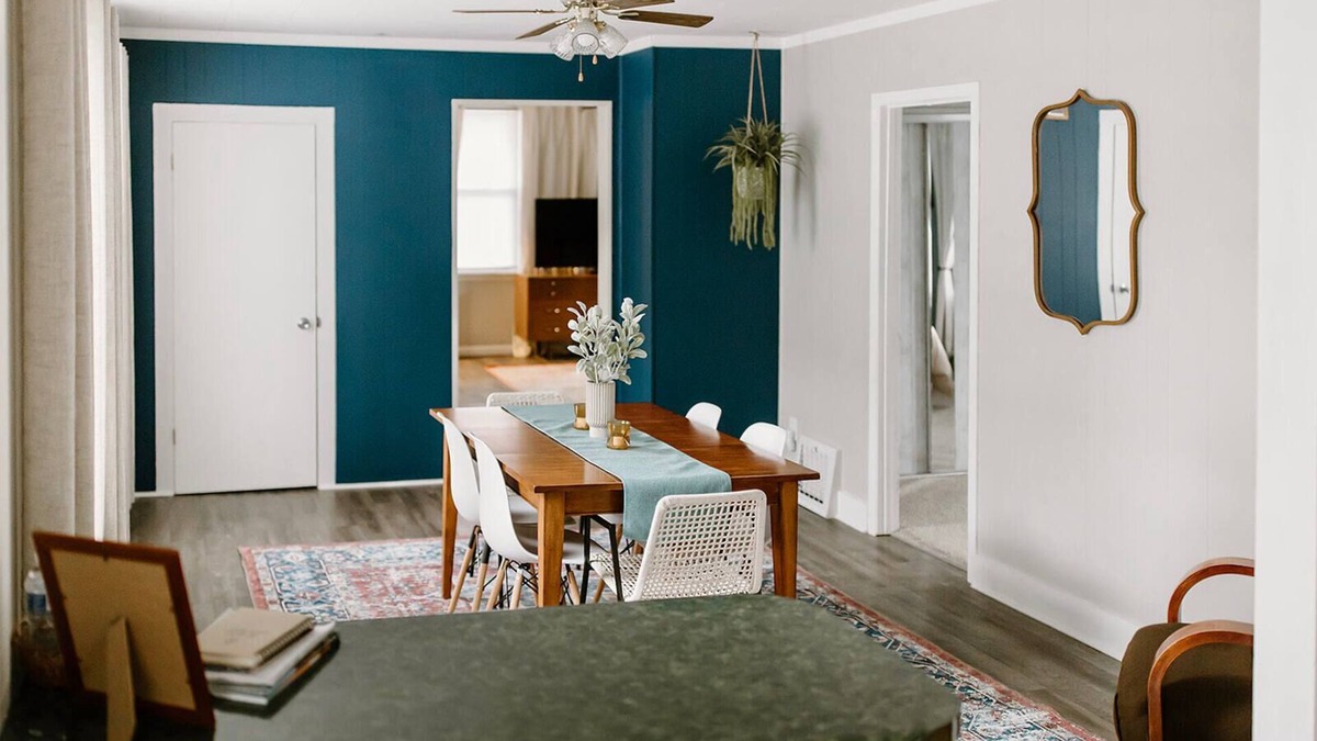 Sheboygan House | Eclectic Spacious 3 BR Home Near Lake MI w/Fire Pit