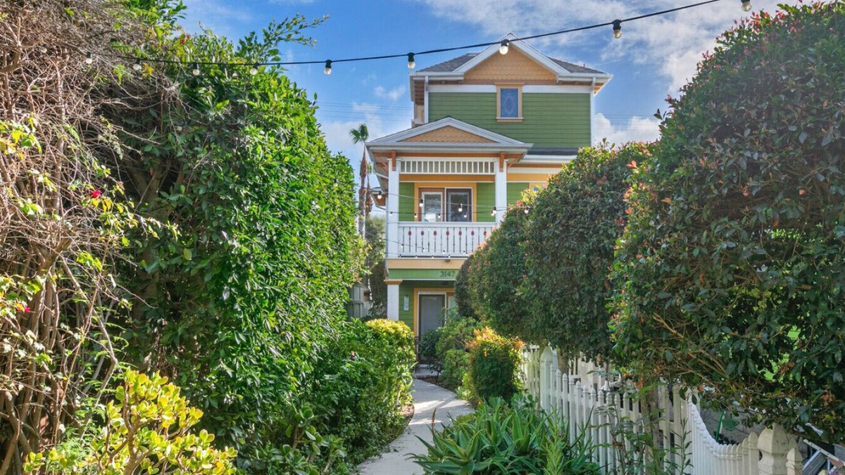 South Park Apartment | Eclectic studio in the heart of South Park!