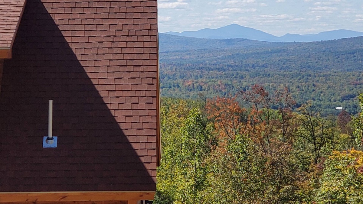 Bingham Cabin | Eco Cabin, sleeps 2-4 with 90 mile views, directly on the ATV trails!