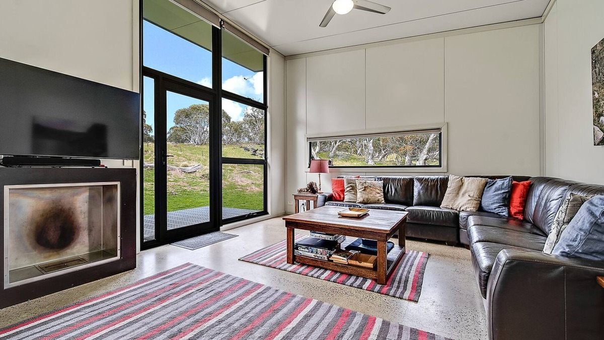 Crackenback Ski Chalet | Ecocrackenback 19 'Sustainable chalet close to the slopes.'