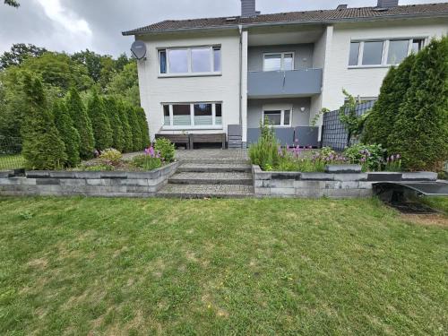 Meppen Apartment | EcoCube 14 - 3 private Apartments, max 14 Gäste, 7 Betten, Terrasse, Garten