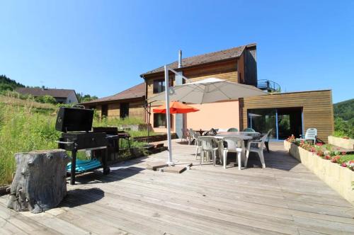 Moyenmoutier House | Ecogîte Saint-Prayel à Moyenmoutier, Gîte de groupe avec piscine, sauna, jeux