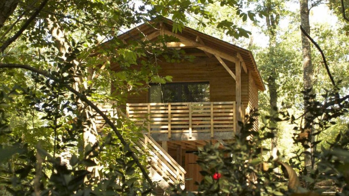 Saint-Georges-des-Sept-Voies Cabin | Ecolodges de Loire & Spa