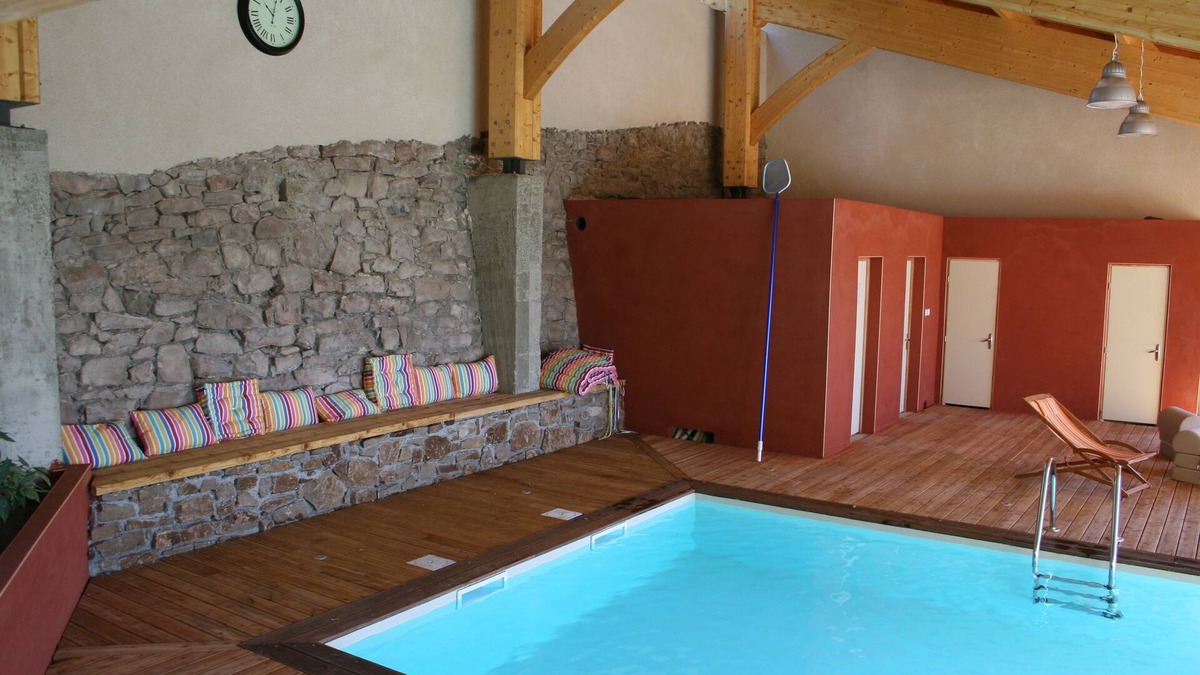 Verrieres Cottage | Ecological gîte- 4 stars 1055 m2 on one level- Heated swimming pool 4 pers. Wifi