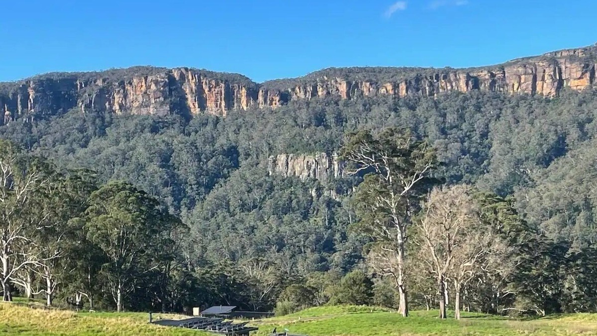 Barrengarry Villa | EcoLuxe Villa on 146 acres in Kangaroo Valley - breathtaking views,wild swimming