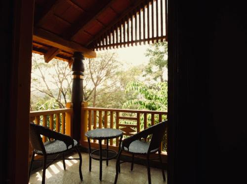 Shrirangapattana House | EcoMinimalist Home by the River