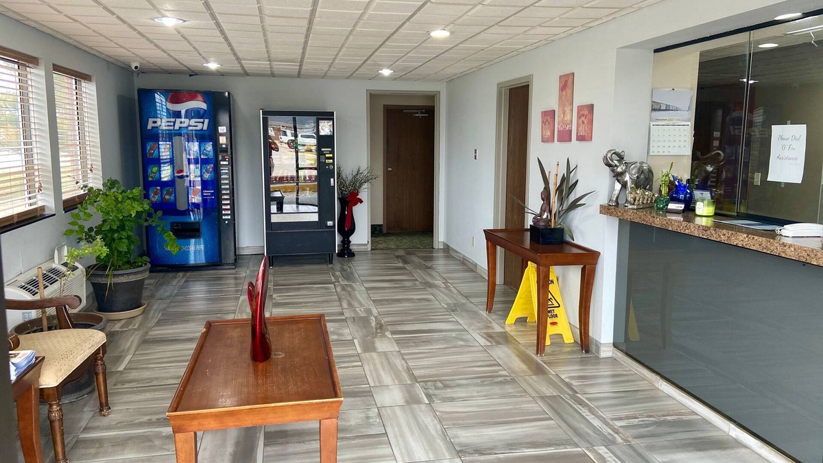 Columbus Hotel | Econo Inn