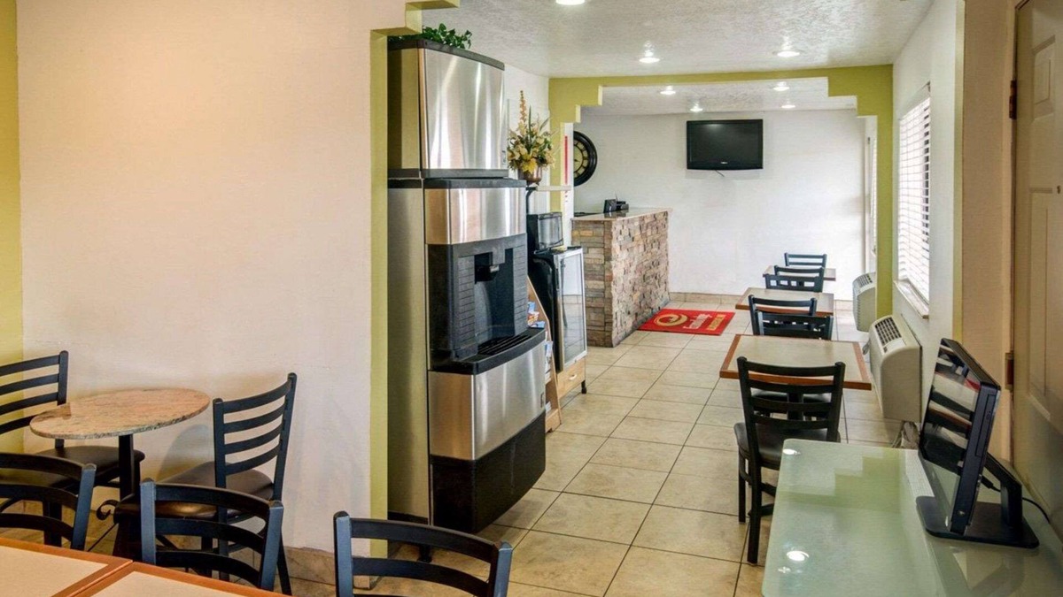 Canyon Acres Hotel | Econo Lodge Albuquerque East