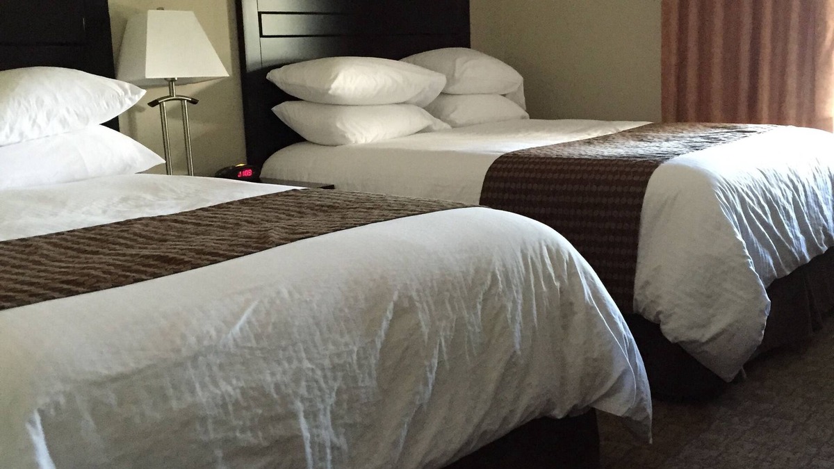 Okotoks Hotel | Econo Lodge
