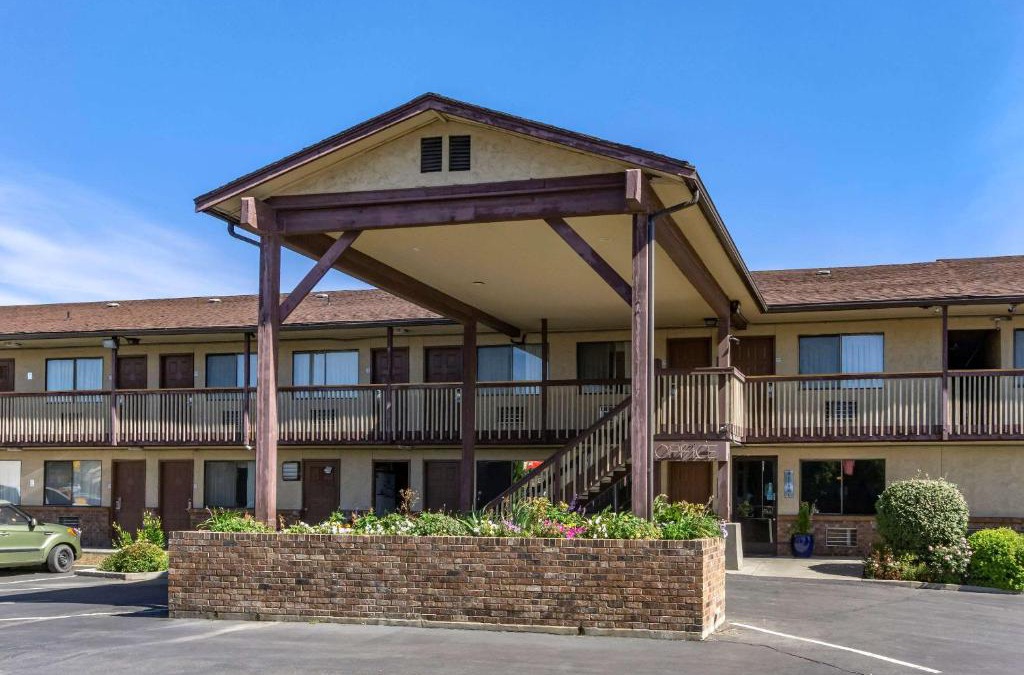 Ellensburg Cabin | Econo Lodge Ellensburg Near University
