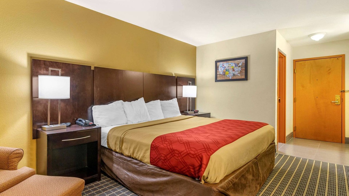 Brunswick Hotel | Econo Lodge Exit-29