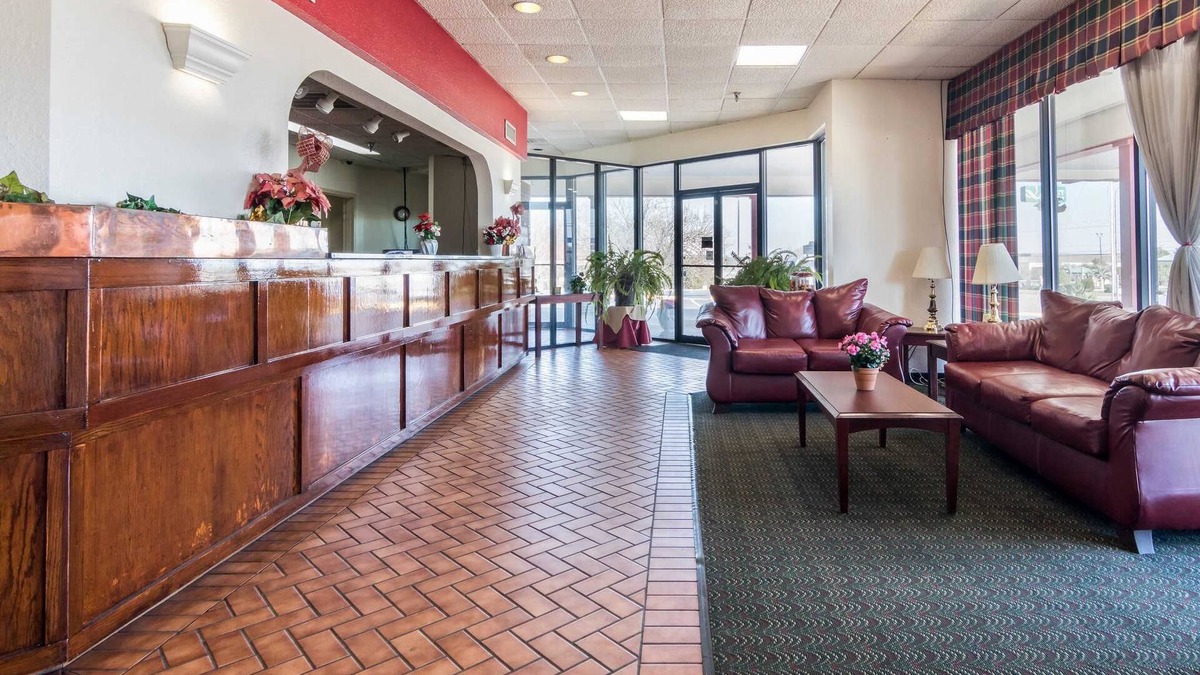 Dublin Hotel | Econo Lodge Inn & Suites Conference Center