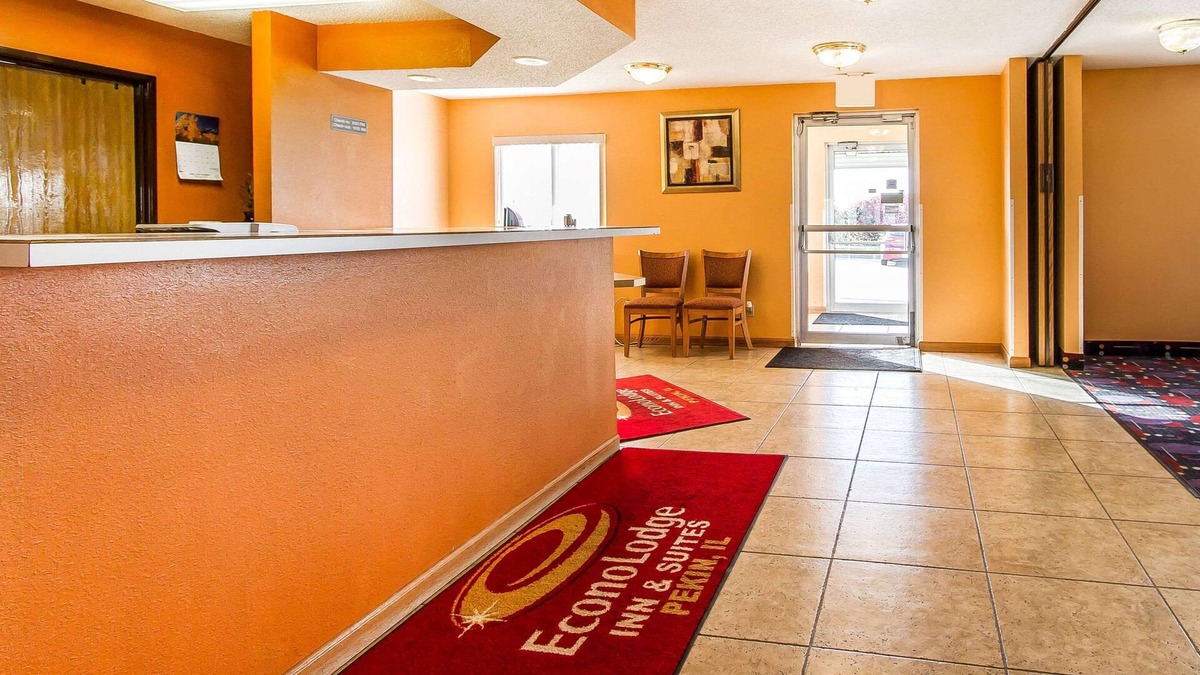 Pekin Hotel | Econo Lodge Inn & Suites Pekin - Peoria Area