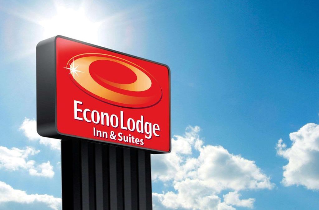 Yankton Hotel | Econo Lodge Inn & Suites
