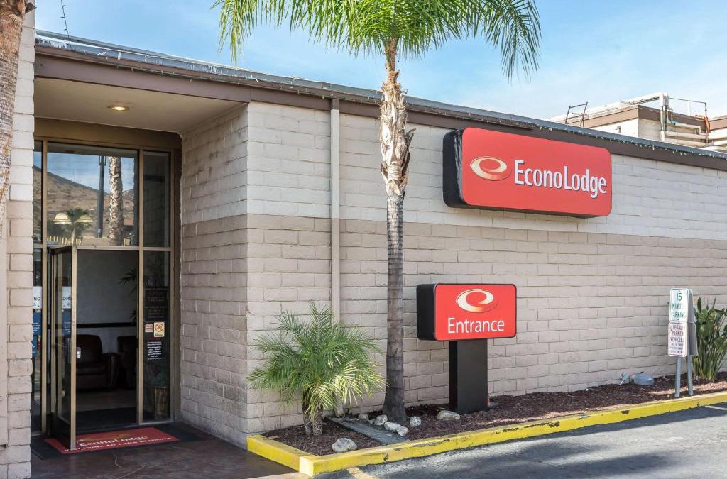 Lake Elsinore Resort | Econo Lodge Lake Elsinore Casino