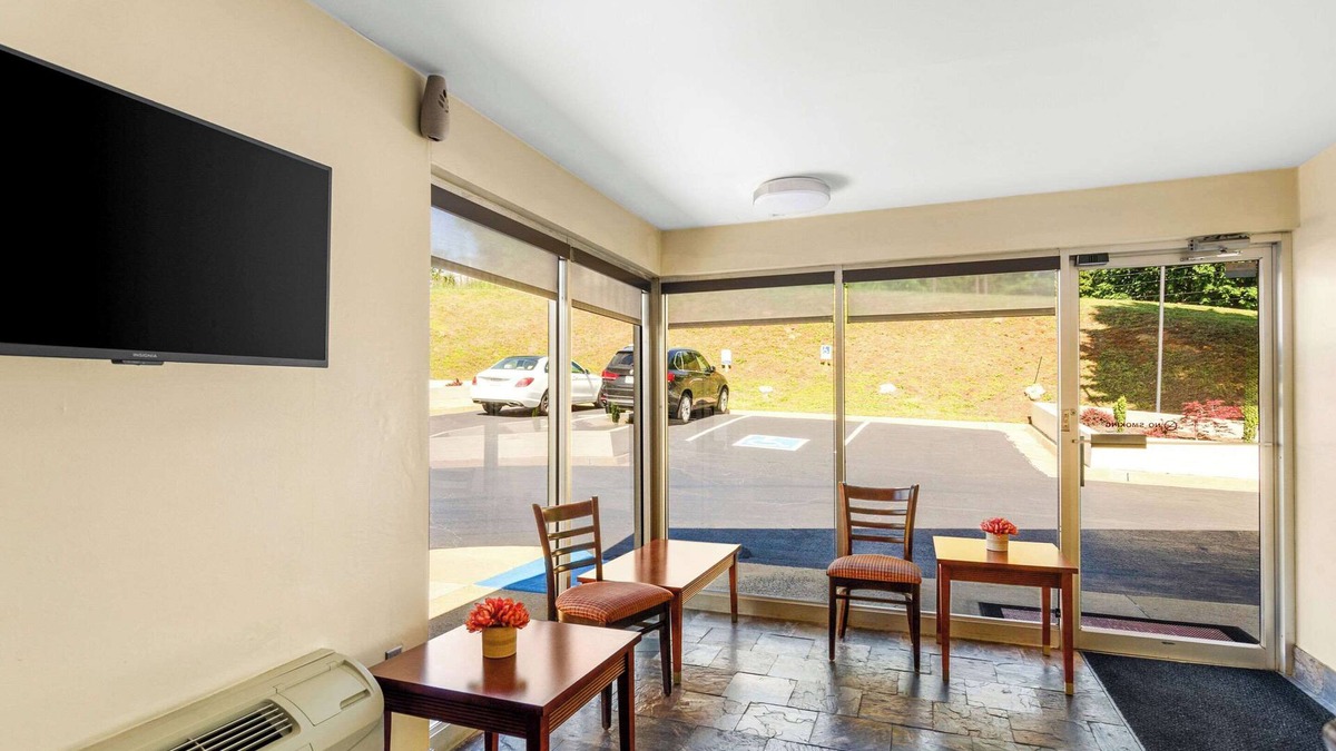 Lynchburg Hotel | Econo Lodge Lynchburg South