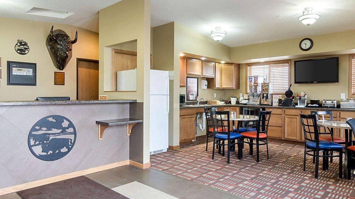 Jamestown Hotel | Econo Lodge