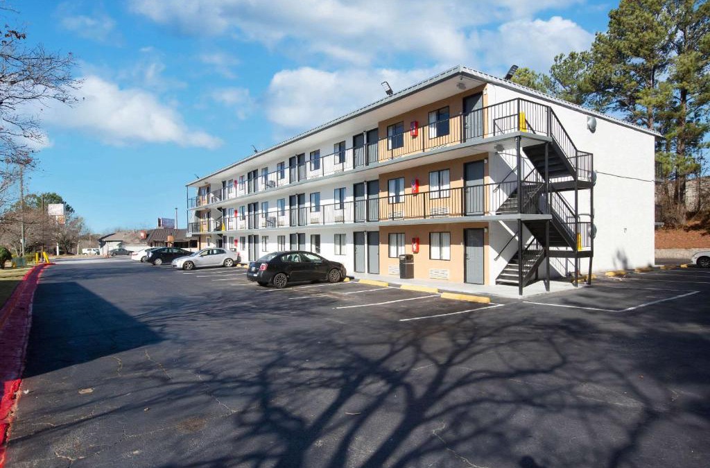 Lithonia Cabin | Econo Lodge