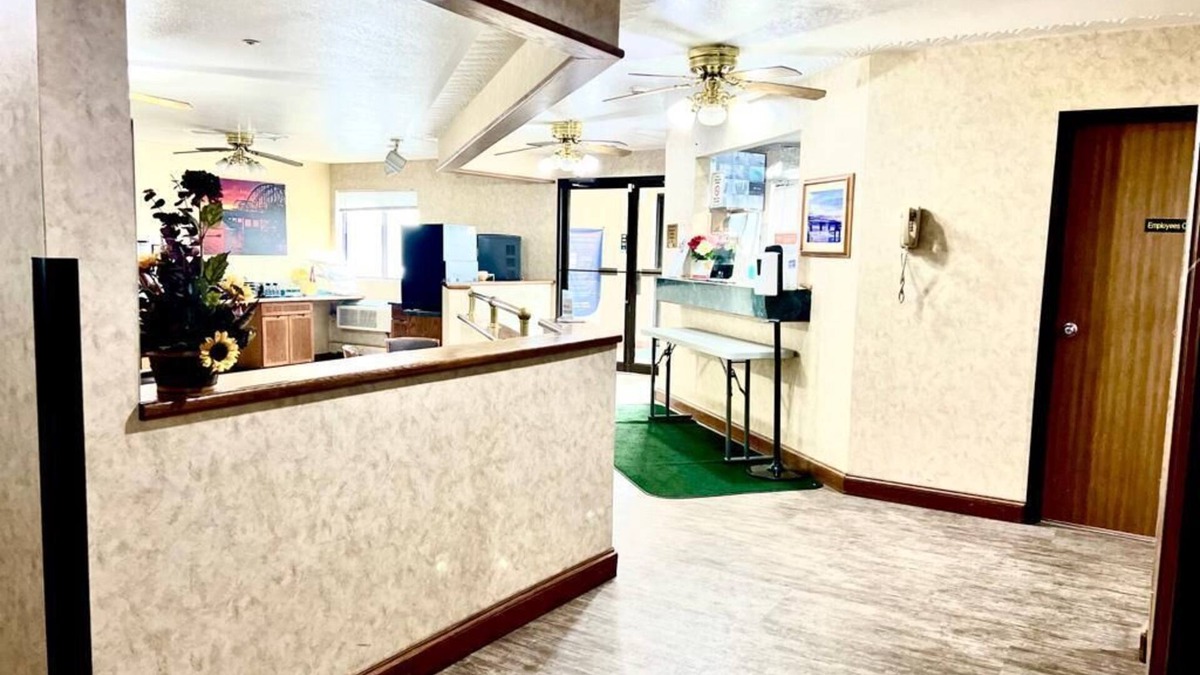 Oacoma Hotel | Econo Lodge
