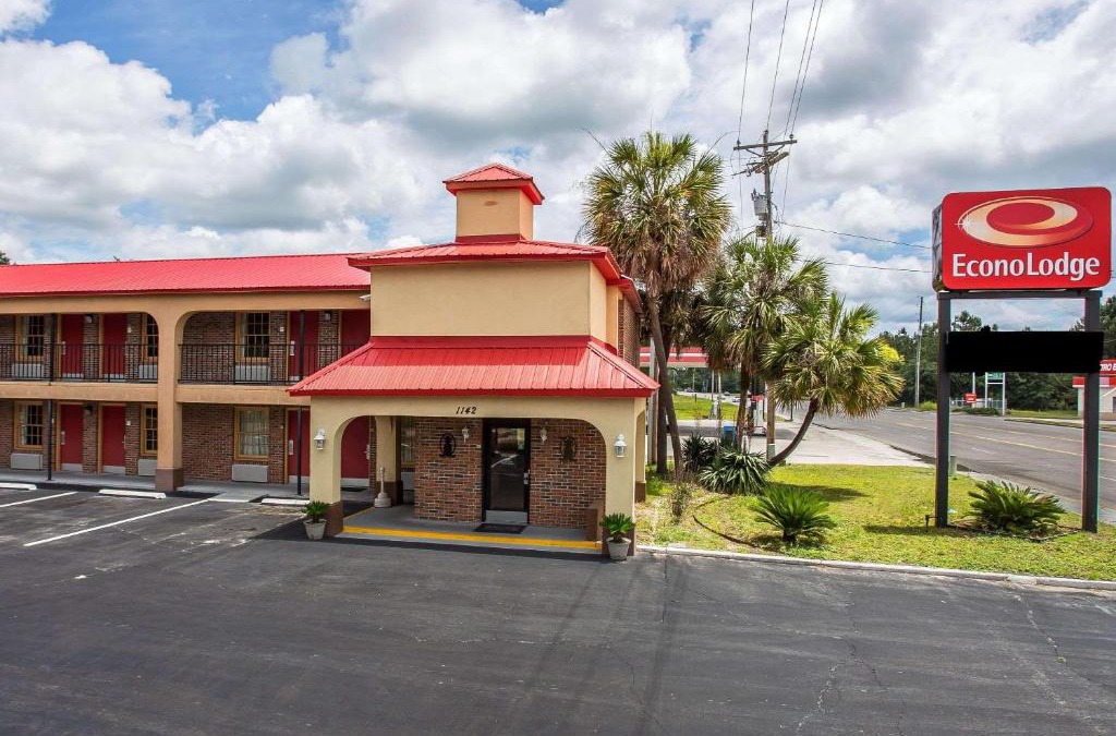 Walterboro Cabin | Econo Lodge