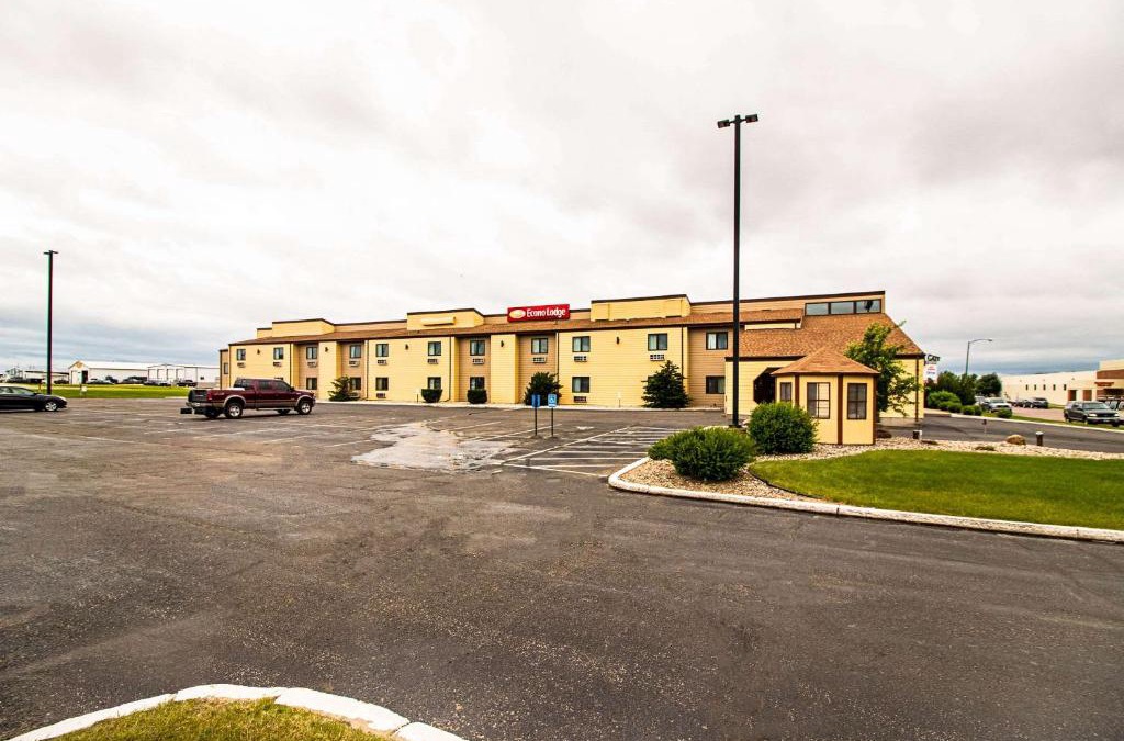 Watertown Cabin | Econo Lodge