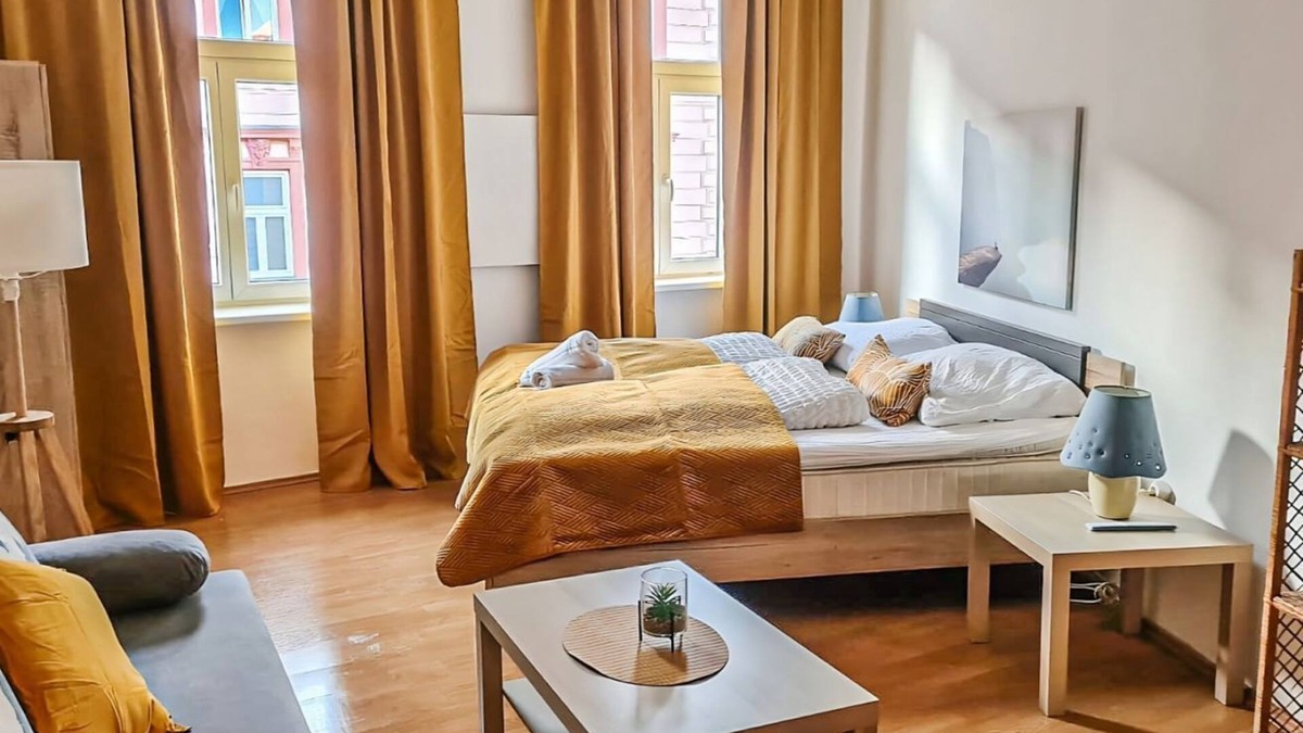 Rudolfsheim-Funfhaus Apartment | Economy Apt. Well Connected to the Whole City