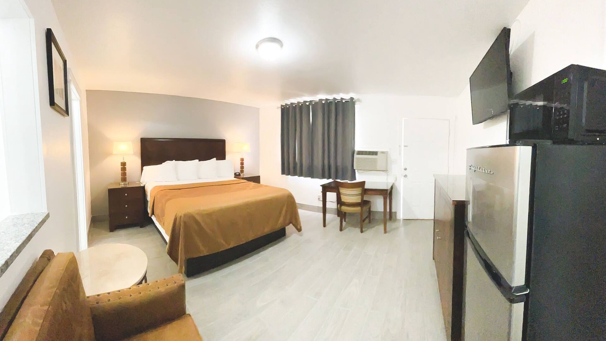 Tokio Hotel | Economy Inn