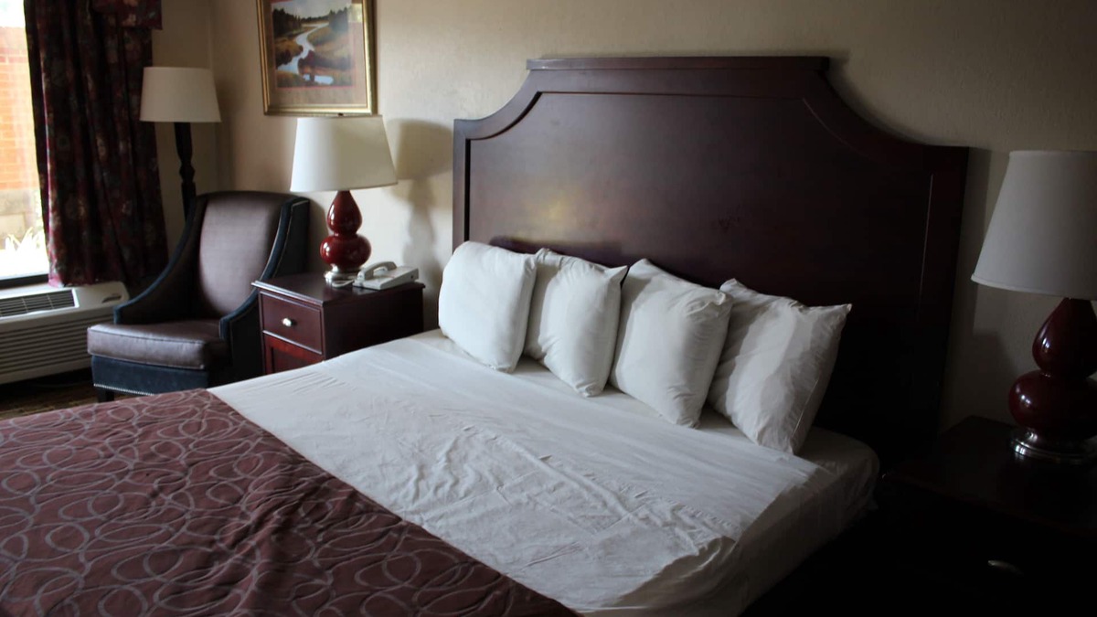 Statesville Hotel | Economy Inn
