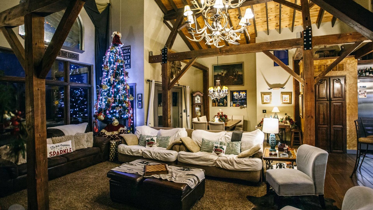 Drexel House | Ecotouristic 4500Sf Lodge 2000sf Indoor pool - ITLUXURYSTAYS sleeps up to 49.