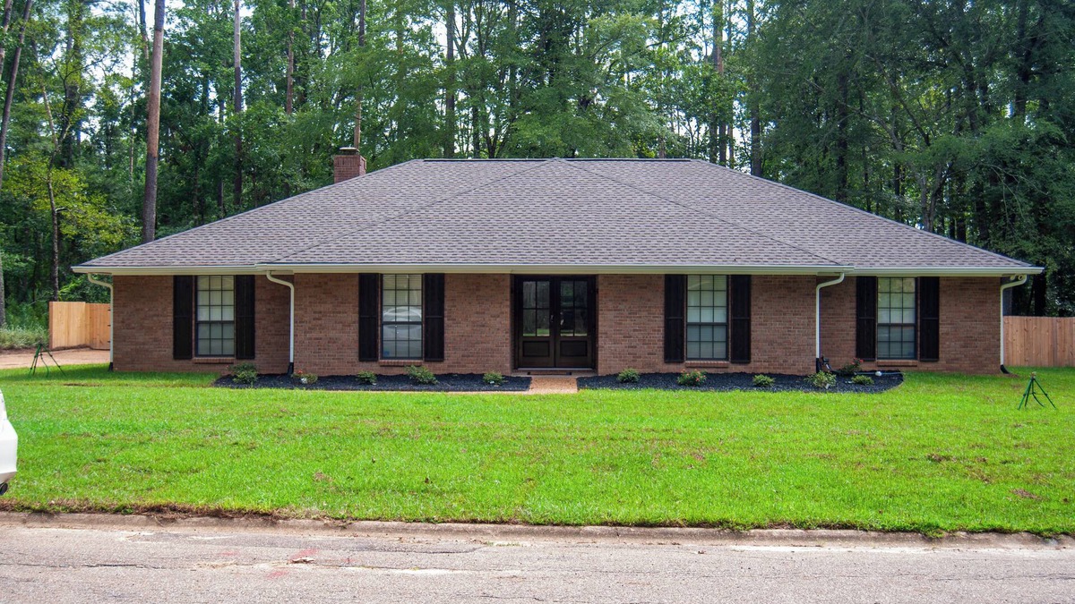 Flowood House | Eddie’s Place