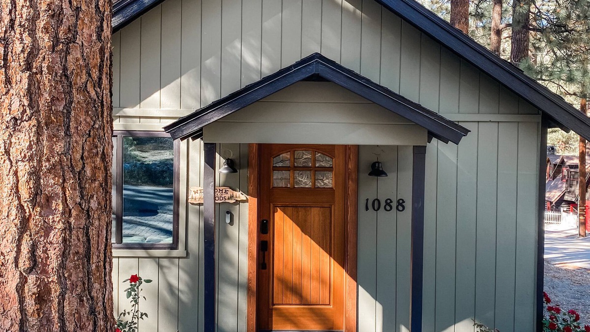 Wrightwood Cabin | Edelweiss Haus Wrightwood! AC, Sauna, Firepit, BBQ, EV Charging