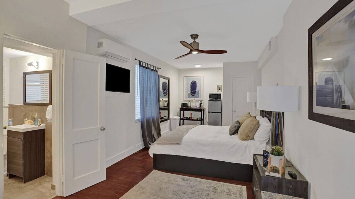 Barrier Island Apartment | Eden Collection Studio Steps to Beach!