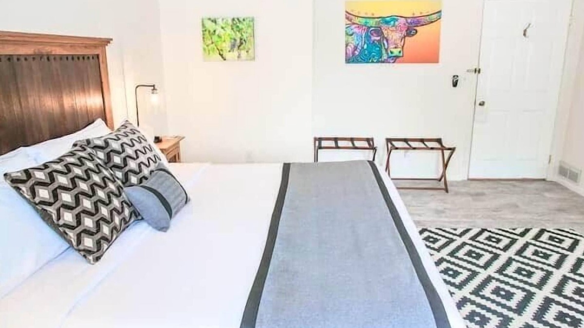 Downtown House | Eden House Vineyard- Syrah Suite