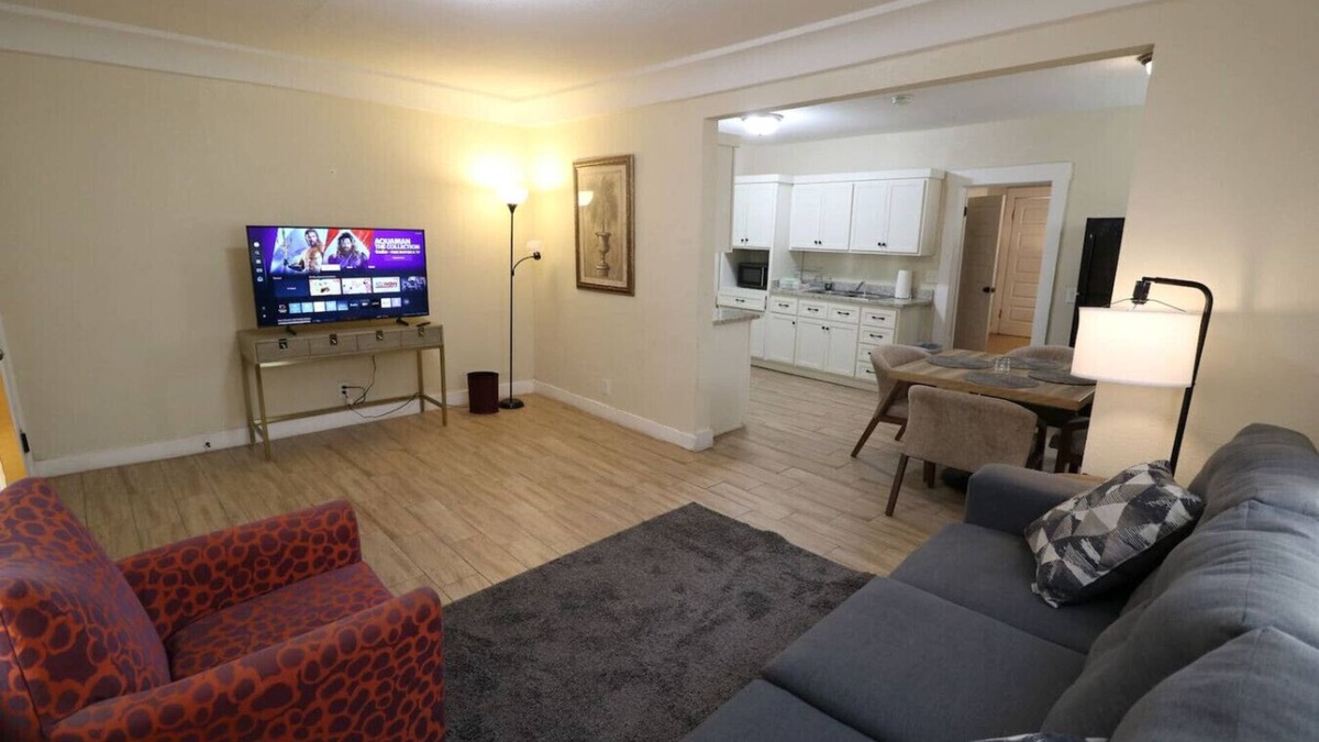 El Paso House | Eden’s Comfort Suite - Near I-10