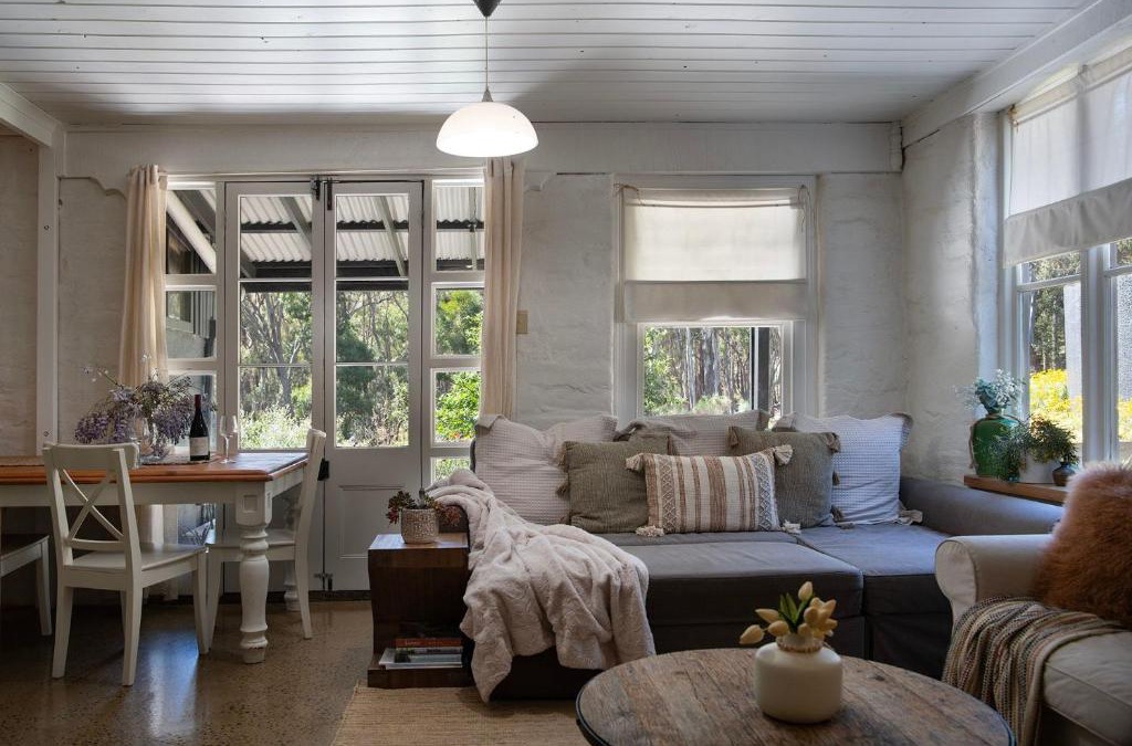 Wheatsheaf House | Edessa Lodge - 2 bedroom tranquil bush retreat