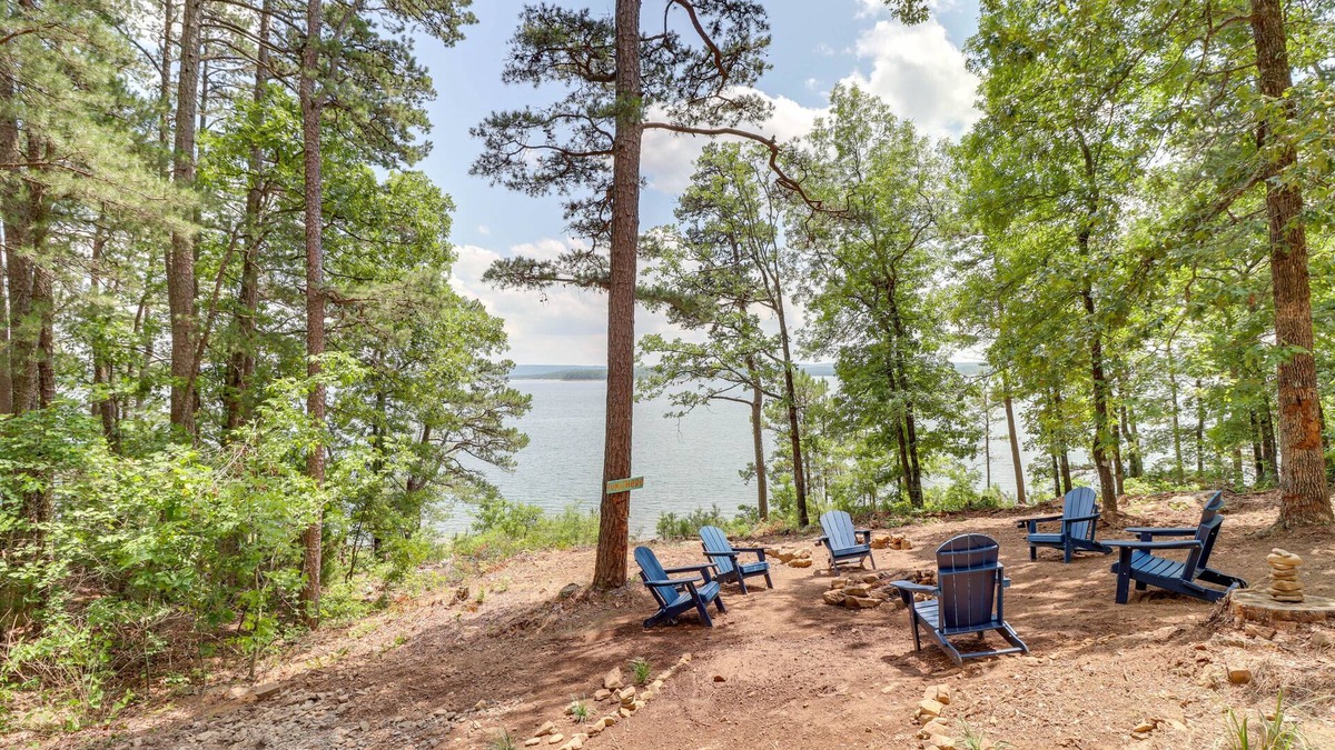 Edgemont House | Edgemont Waterfront Cabin Rental w/Beach Access!