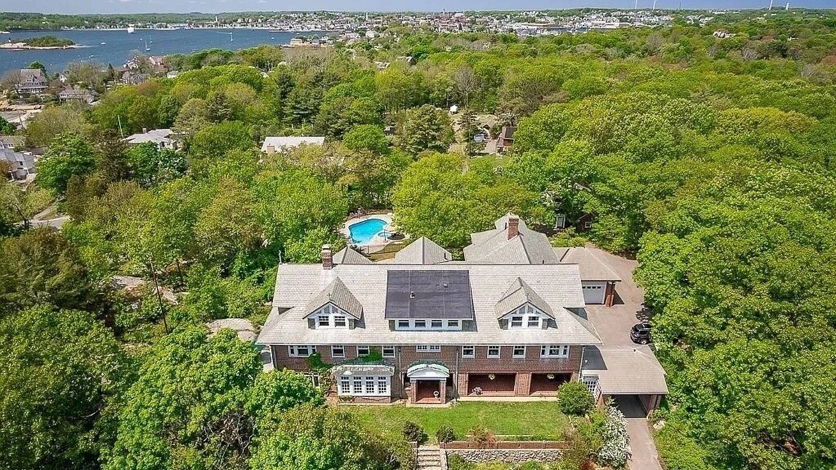 Gloucester House | Edgemoor Estate 13 Beds 6.5 Bath (Sleeps 26) - Heated Pool Jacuzzi Beach