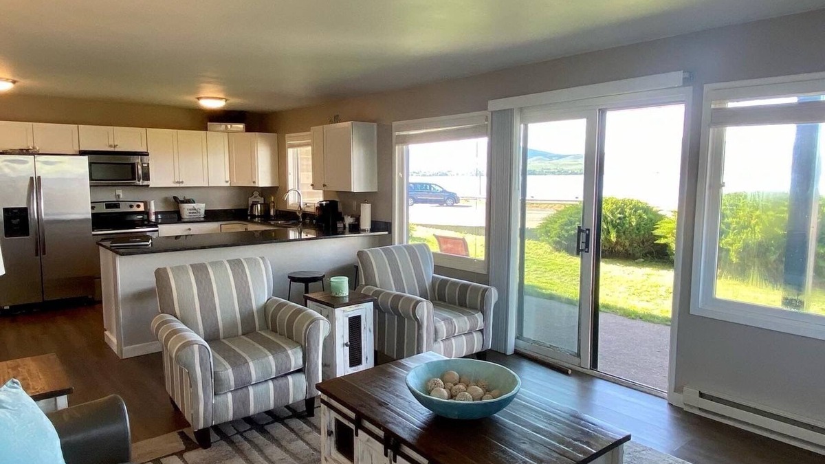Polson Condo | Edgewater #4 Moose