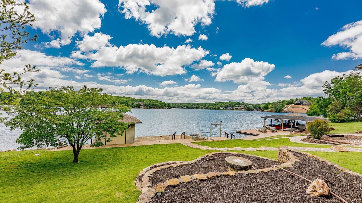 Bella Vista House | Edgewater Escape Lakefront Home