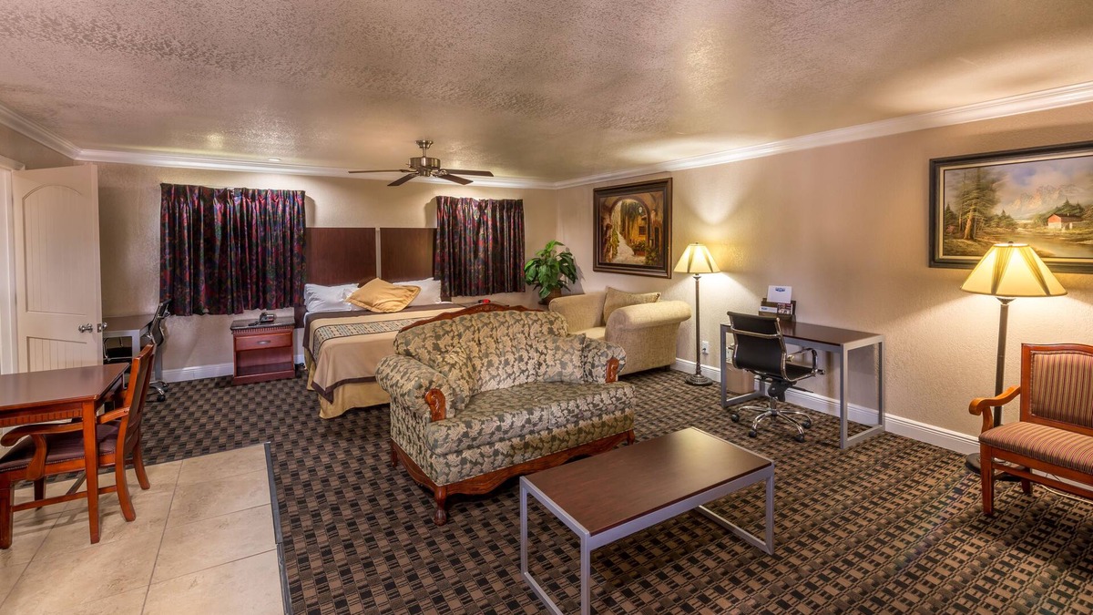 Reedley Hotel | Edgewater Inn Reedley