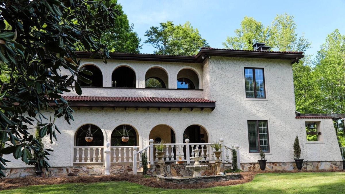 Villa Rica Villa | Edgewood Estate - Lakeside Mediterranean Mansion